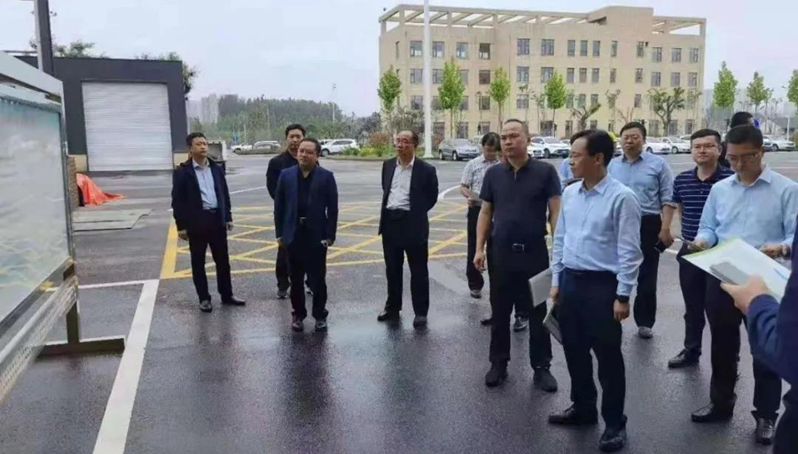 萍鄉市政府考察團到市固體廢棄物中轉站考察學習固廢處置系統